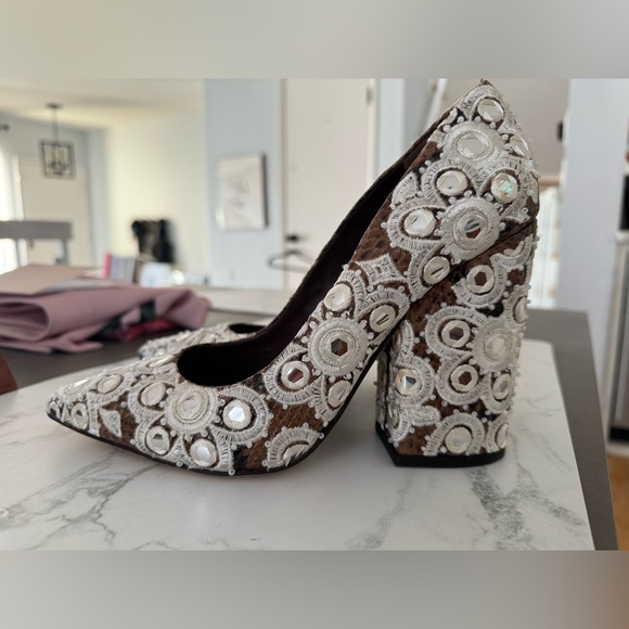 Tory Burch  - New Francesca Pointy toe Pump in color Faded Coffee Ivory - Picture 4 of 7